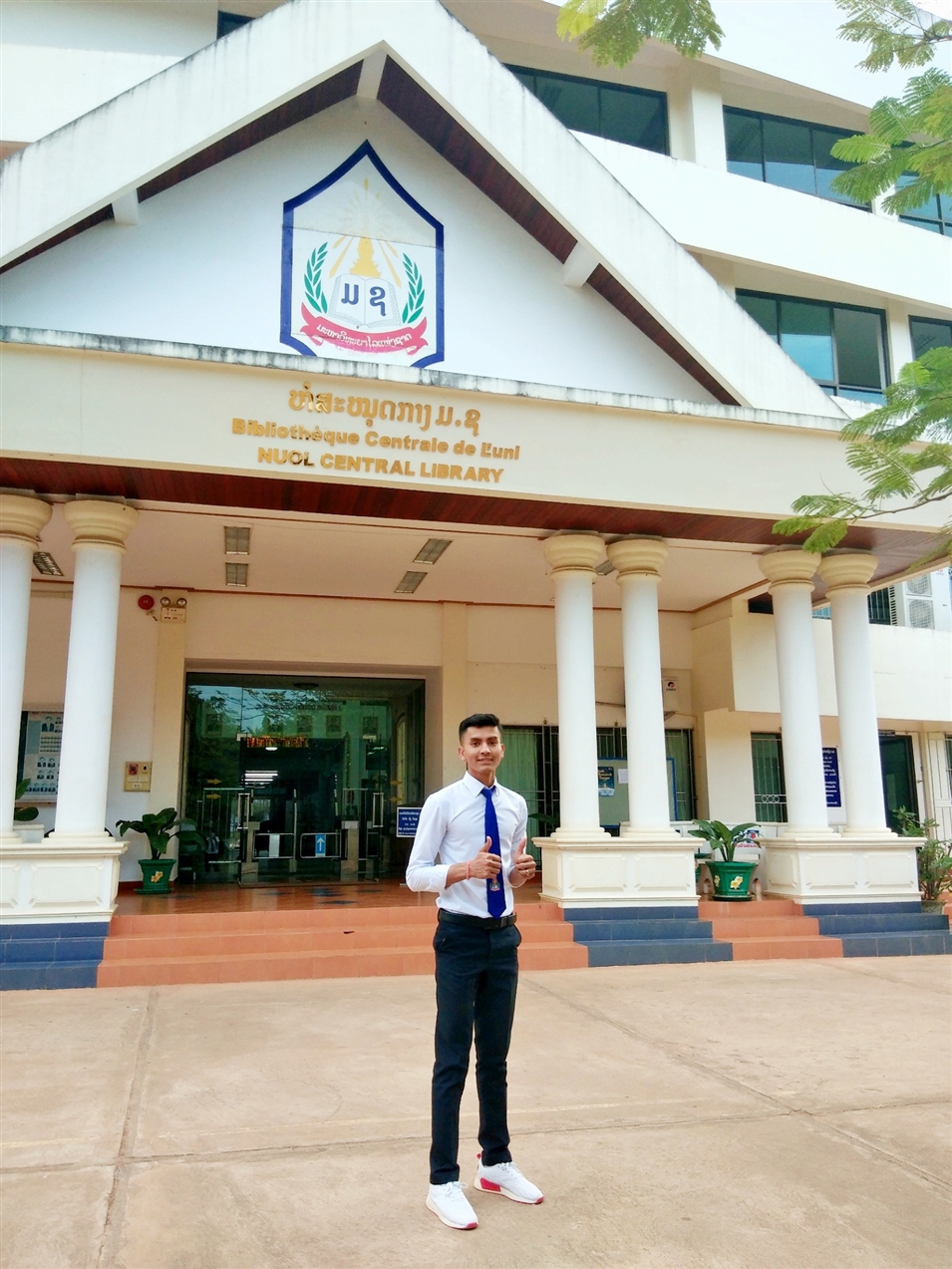 林納，柬埔寨人 老撾國立大學建筑學院建筑學專業(yè)